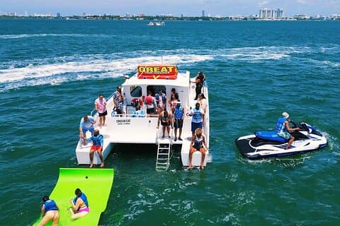 Miami 3 ore Party Boat con Jet ski Banana Boat e open bar