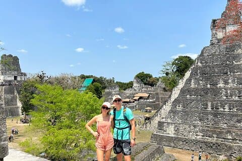 Privé Tikal VIP-tour vanaf de luchthaven van Flores of Mundo Maya