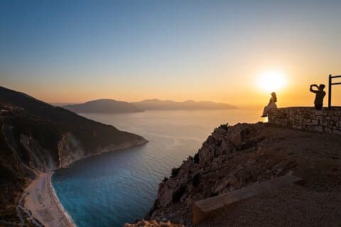 Golden Hour a Cefalonia Un tour privato con tramonto e vino