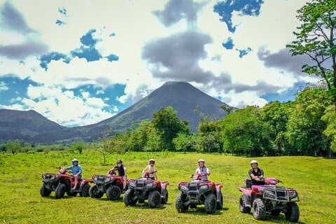 Aventure en quad à La Fortuna : masque de boue & volcan Arenal