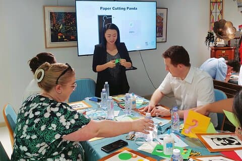 Snip, saborear, passear: Tianzifang Paper-Cut e Odisséia Culinária