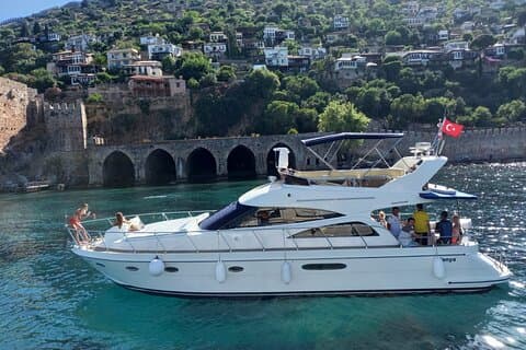 Private Luxury Yacht Tour in Alanya