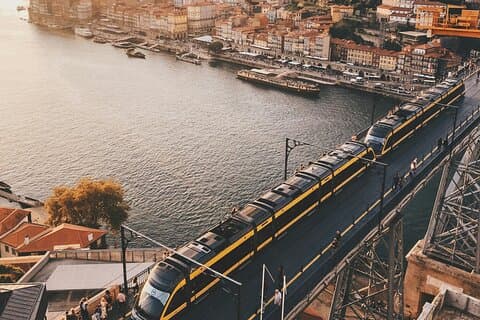 Privat flygplatstransfer: Porto till Braga eller Guimarães