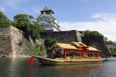 Primavera en el Castillo de Osaka: Paseo en barco de lujo y esplendor de la era feudal
