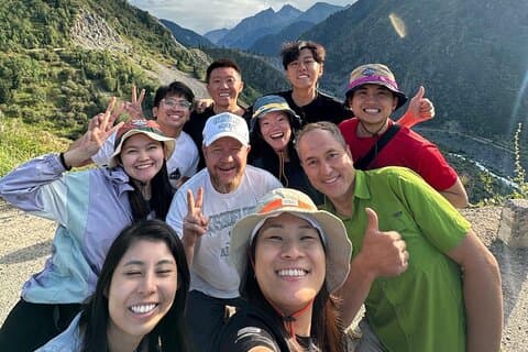Tour privado de día completo por la ciudad de Almaty