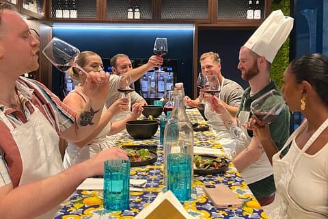 Nina's Sorrento madlavningskursus: Nyd mad, musik og gratis vin