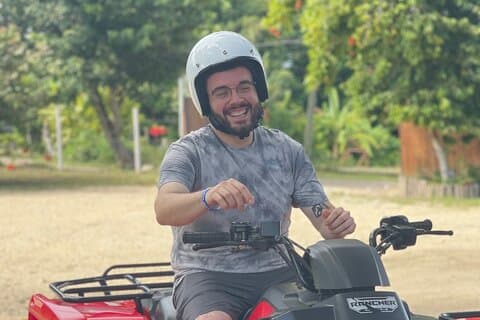 ATV Ride, Rafting, Zipline, Partyboot. Transport inklusive.
