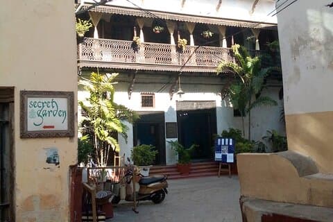 Zanzibar:Stone Town Historic Tour With Shopping Time