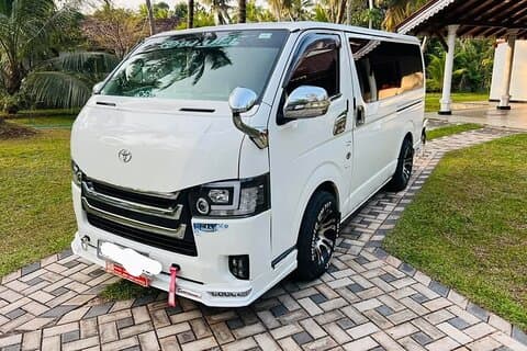 Private Round Tour in Sri Lanka with Vehicle