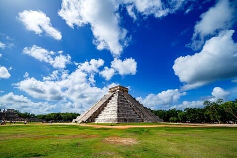 Private Day Trip: Chichen Itza, Valladolid and Two Eyes Cenote