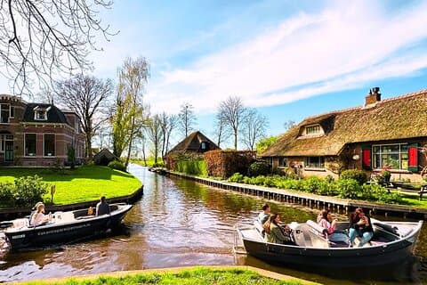 Tour de Giethoorn y Zaanse Schans con guía local