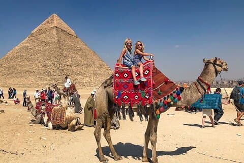 Private Giza Pyramids Sphinx and Egyptian Museum Tour