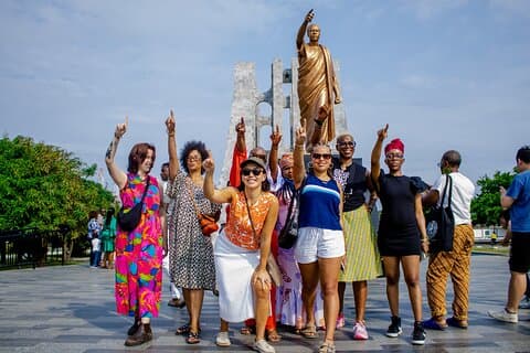 Explora la vibrante excursión de medio día a la ciudad de Accra