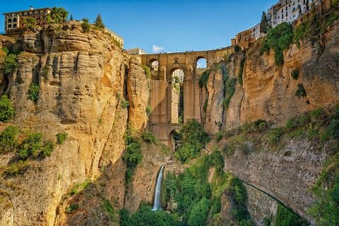 Privater Tagesausflug von Ronda und Setenil de Las Bodegas