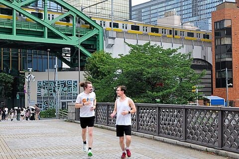Run at Tokyo Imperial Palace with a Local: 7K Group Running Tour
