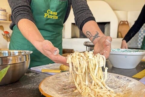 Sorrent: Kochkurs & Weinbegleitung mit Sommelier am Meer