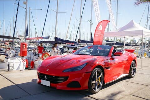 Esperienza di guida in supercar e barca a Barcellona
