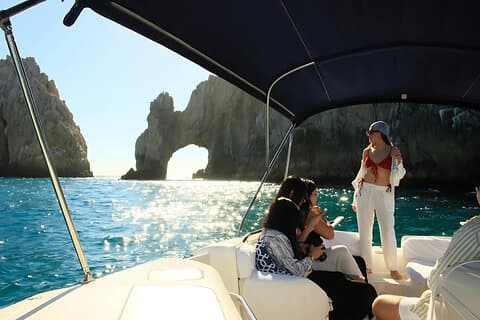 Cabo Yacht Tour to Lovers or Pelícano Beach with Beach Time