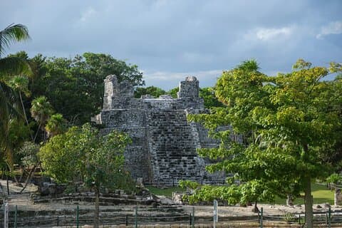 Private Cancun City Tour! Ruins and Mercado 28 Shopping & Culture