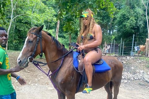 乗馬、ダンズリバー、ブルーホール