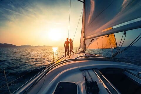 Da Heraklion : Piccolo gruppo 5,5h Tramonto Gita in barca a vela all'isola di Dia