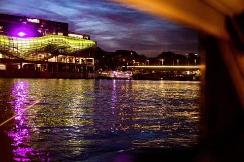 Seine River Dinner Cruise med Rooftop og Live Singer
