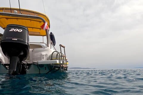 Heraklion: Boat safari with guided snorkeling/ diving tour.