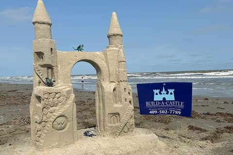 Cours et aventures de construction de château de sable