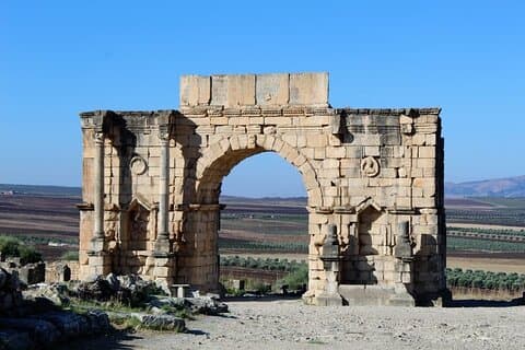 Tour From Fez to Volubilis (Roman Ruins) Moulay Idriss and Meknes