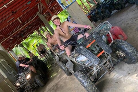 Hotell i nærheten av ATV-Off Road + Roatan City Tour