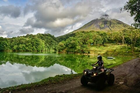 Vulcano Arenal Lava scorre ATV TOUR