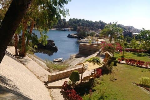 Privat Abu Simbel og Aswan Botanical Gardens Tour – Guide & Tix