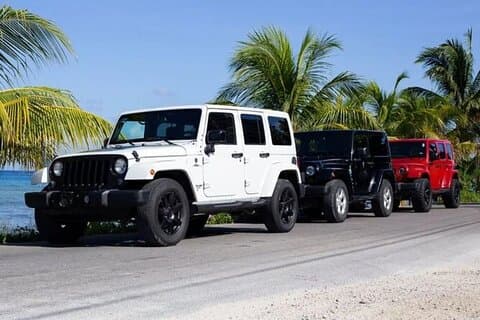 Cozumel Hyr Jeep Automatisk 4 Dörrars med Luftkonditionering