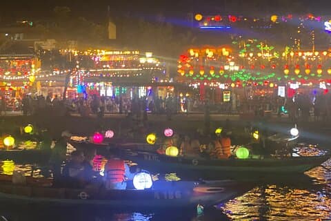 Hoi An Boat Ride and Release Lantern, Night Market Private Tour