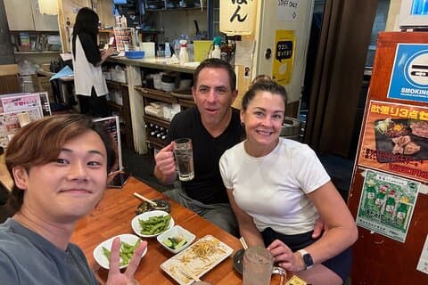 Tokyo: Shibuya Bar Crawl Tour -3 Drinks & Local Foods-