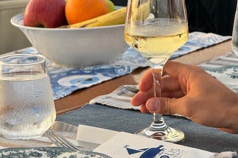 Private Sail & Taste Grèce: Accord mets & vins d’un sommelier