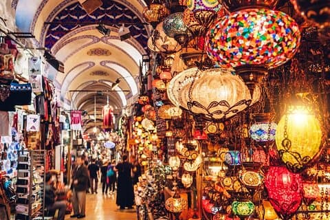 Tour dello shopping del Grand Bazaar con gli amici locali