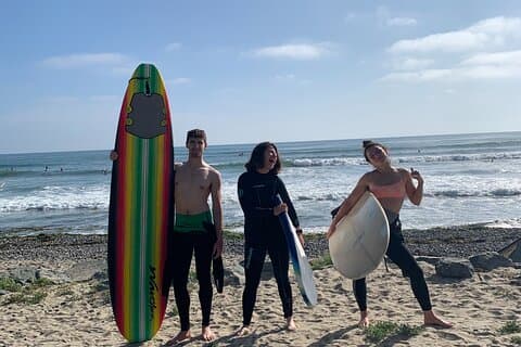 Surf als een local met golven, wellness en snacks