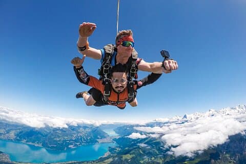 Fra Lausanne Opplev det som må skydives i Interlaken