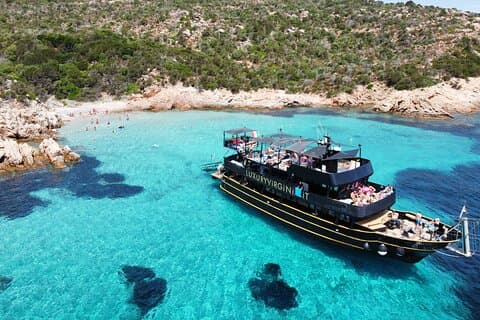 Full day private archipelago tour in La Maddalena