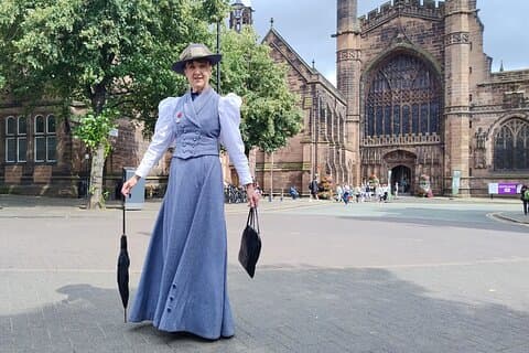 チェスター・エドワード朝レディウォーキングツアー