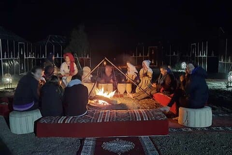Gedeelde 3-daagse groepsreis van Fez naar de Merzouga-woestijn, kameelrit