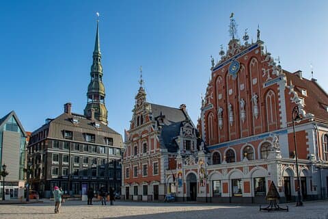 Riga Old Town Walking Tour em um pequeno grupo
