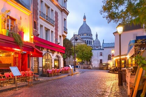 Montmartre Highlights Walking Tour: Moulin Rouge to Sacré-Cœur