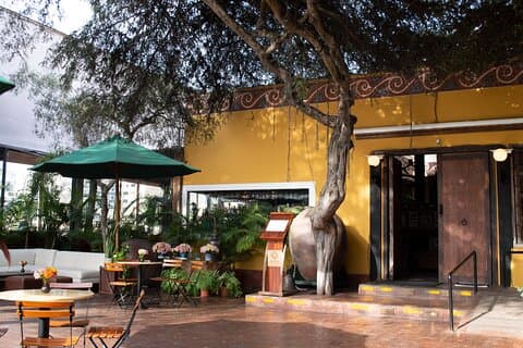 Frokost i restauranten Huaca Pucllana