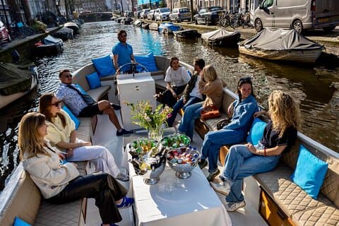 Amsterdam Canal Cruise i åpen båt med ubegrenset drikke