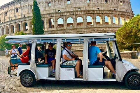 Visite privée en voiturette de golf à Rome et dégustation exclusive de mets et de vins