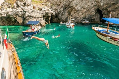 Desde Sorrento : Tour en barco por la costa de Positano & Amalfi con recogida