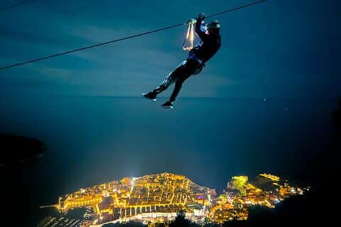 Expérience de tyrolienne de nuit à Dubrovnik