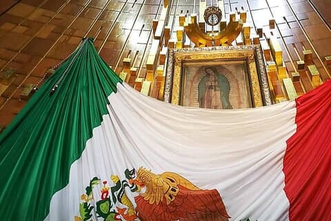 Tour Privado aos Segredos da Basílica e Missa com Cerro